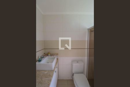 Casa à venda com 120m², 3 quartos e 3 vagasBanheiro do Quarto 1