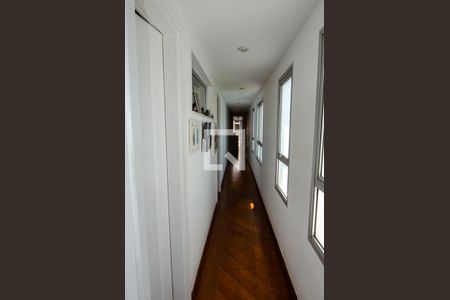 Apartamento à venda com 182m², 4 quartos e 2 vagasCorredor