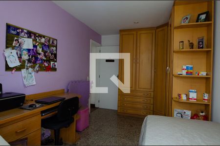Apartamento à venda com 182m², 4 quartos e 2 vagasQuarto 3