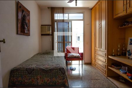 Apartamento à venda com 182m², 4 quartos e 2 vagasQuarto 2