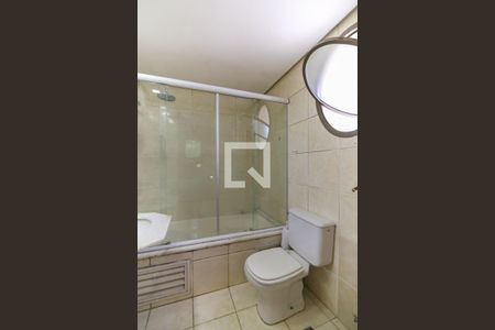 Apartamento para alugar com 109m², 3 quartos e 2 vagas Apartamento para alugar com 109m², 3 quartos e 2 vagasBanheiro da Suíte