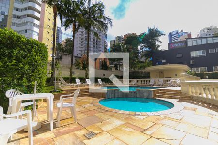 Apartamento para alugar com 109m², 3 quartos e 2 vagas Apartamento para alugar com 109m², 3 quartos e 2 vagasÁrea comum - Piscina