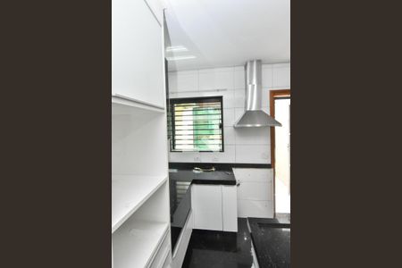 Casa à venda com 265m², 3 quartos e 3 vagas Casa à venda com 265m², 3 quartos e 3 vagasCozinha