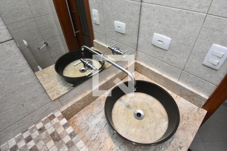 Casa à venda com 265m², 3 quartos e 3 vagas Casa à venda com 265m², 3 quartos e 3 vagasBanheiro