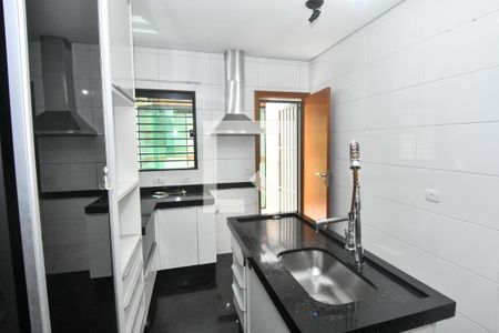 Casa à venda com 265m², 3 quartos e 3 vagas Casa à venda com 265m², 3 quartos e 3 vagasCozinha