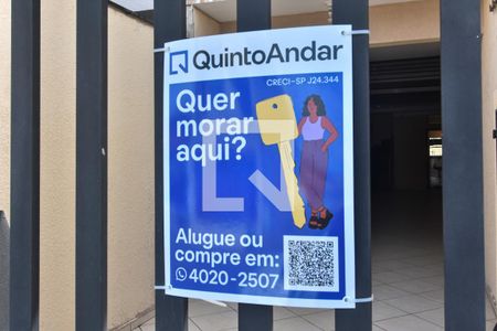 Casa à venda com 265m², 3 quartos e 3 vagas Casa à venda com 265m², 3 quartos e 3 vagasFachada