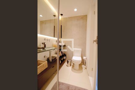 Apartamento à venda com 70m², 1 quarto e 1 vagaBanheiro 