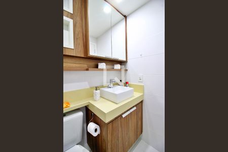 Apartamento à venda com 75m², 2 quartos e 2 vagasBanheiro da Suíte