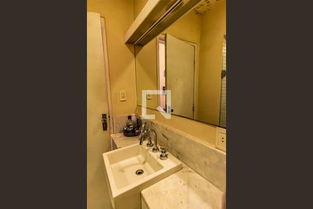 Apartamento para alugar com 147m², 3 quartos e sem vagaBanheiro