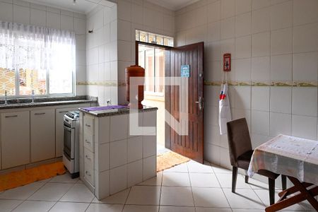 Casa à venda com 320m², 4 quartos e 4 vagasCozinha