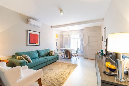 Casa à venda com 107m², 3 quartos e 2 vagas Casa à venda com 107m², 3 quartos e 2 vagasSala