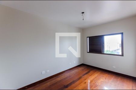 Apartamento para alugar com 163m², 3 quartos e 2 vagas Apartamento para alugar com 163m², 3 quartos e 2 vagasQuarto 3
