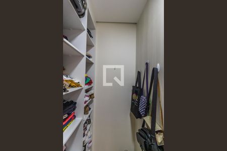 Apartamento para alugar com 110m², 3 quartos e 2 vagas Apartamento para alugar com 110m², 3 quartos e 2 vagasCloset da suíte
