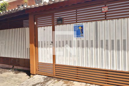 Casa à venda com 90m², 2 quartos e 2 vagasFachada