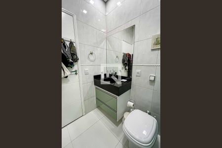 Casa à venda com 130m², 3 quartos e 2 vagas Casa à venda com 130m², 3 quartos e 2 vagasBanheiro