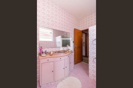 Casa à venda com 380m², 4 quartos e 5 vagasBanheiro Suíte