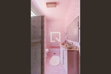 Casa à venda com 380m², 4 quartos e 5 vagasBanheiro Suíte