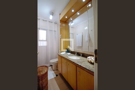 Apartamento à venda com 100m², 3 quartos e 2 vagas Apartamento à venda com 100m², 3 quartos e 2 vagasBanheiro