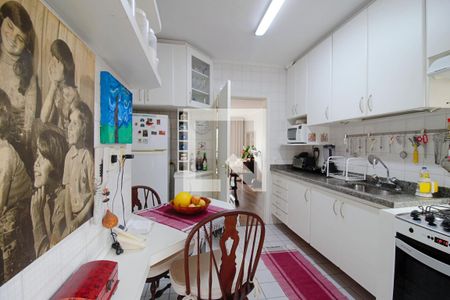 Apartamento à venda com 100m², 3 quartos e 2 vagas Apartamento à venda com 100m², 3 quartos e 2 vagasCozinha