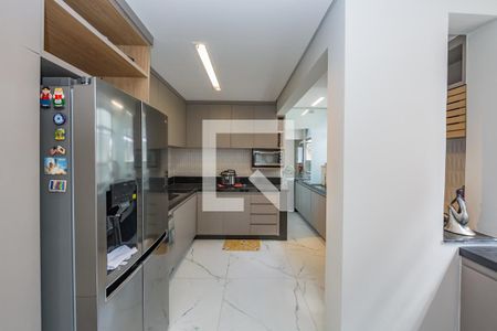 Apartamento à venda com 250m², 4 quartos e 2 vagas Apartamento à venda com 250m², 4 quartos e 2 vagasCozinha