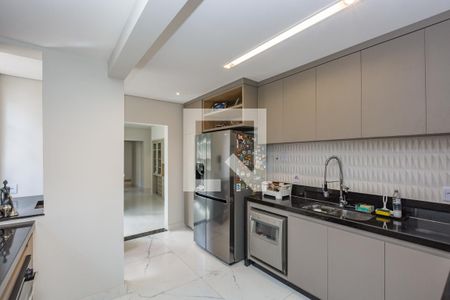 Apartamento à venda com 250m², 4 quartos e 2 vagas Apartamento à venda com 250m², 4 quartos e 2 vagasCozinha