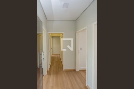 Apartamento à venda com 250m², 4 quartos e 2 vagas Apartamento à venda com 250m², 4 quartos e 2 vagasCorredor