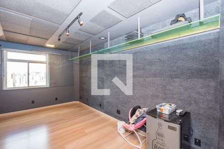 Apartamento à venda com 250m², 4 quartos e 2 vagas Apartamento à venda com 250m², 4 quartos e 2 vagasQuarto 4