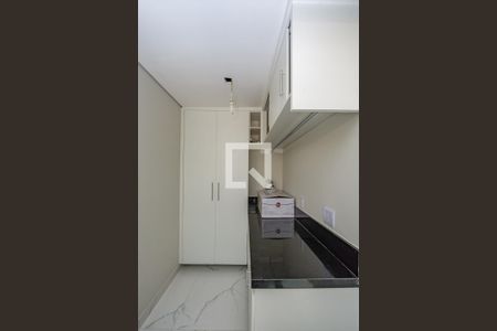 Apartamento à venda com 250m², 4 quartos e 2 vagas Apartamento à venda com 250m², 4 quartos e 2 vagasÁrea de Serviço