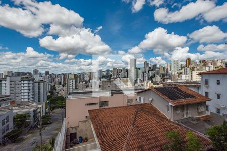 Apartamento à venda com 250m², 4 quartos e 2 vagas Apartamento à venda com 250m², 4 quartos e 2 vagasSuíte
