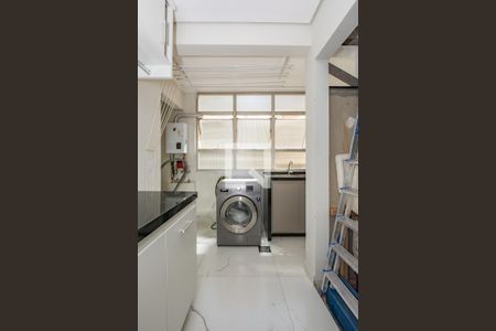 Apartamento à venda com 250m², 4 quartos e 2 vagas Apartamento à venda com 250m², 4 quartos e 2 vagasÁrea de Serviço