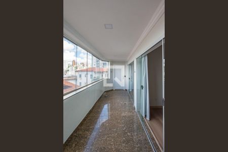Apartamento à venda com 250m², 4 quartos e 2 vagas Apartamento à venda com 250m², 4 quartos e 2 vagasVaranda dos Quartos