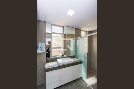 Apartamento à venda com 250m², 4 quartos e 2 vagas Apartamento à venda com 250m², 4 quartos e 2 vagasBanheiro Social