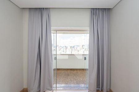 Apartamento à venda com 250m², 4 quartos e 2 vagas Apartamento à venda com 250m², 4 quartos e 2 vagasQuarto 2