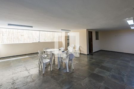 Apartamento à venda com 250m², 4 quartos e 2 vagas Apartamento à venda com 250m², 4 quartos e 2 vagasSalão de Festas