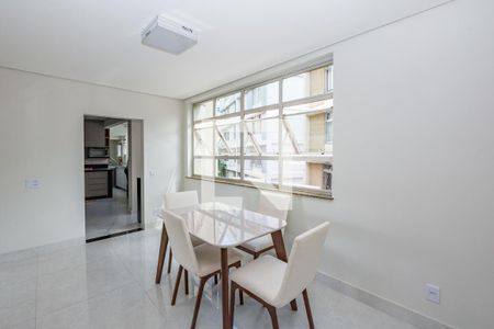 Apartamento à venda com 250m², 4 quartos e 2 vagas Apartamento à venda com 250m², 4 quartos e 2 vagasSala 3