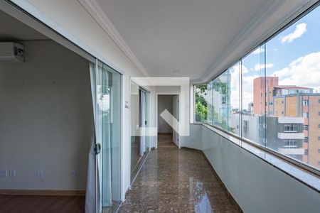 Apartamento à venda com 250m², 4 quartos e 2 vagas Apartamento à venda com 250m², 4 quartos e 2 vagasVaranda dos Quartos