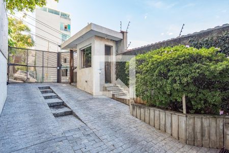 Apartamento à venda com 250m², 4 quartos e 2 vagas Apartamento à venda com 250m², 4 quartos e 2 vagasEntrada