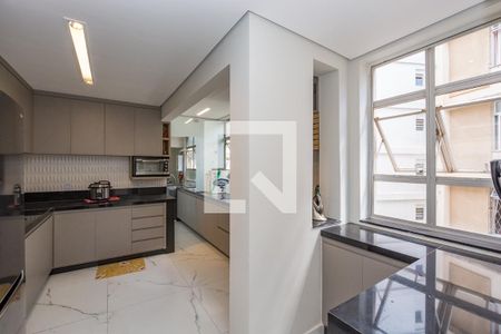 Apartamento à venda com 250m², 4 quartos e 2 vagas Apartamento à venda com 250m², 4 quartos e 2 vagasCozinha
