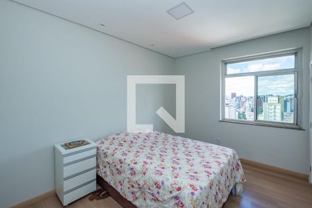 Apartamento à venda com 250m², 4 quartos e 2 vagas Apartamento à venda com 250m², 4 quartos e 2 vagasSuíte