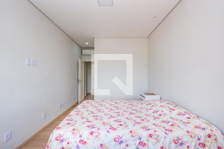 Apartamento à venda com 250m², 4 quartos e 2 vagas Apartamento à venda com 250m², 4 quartos e 2 vagasSuíte