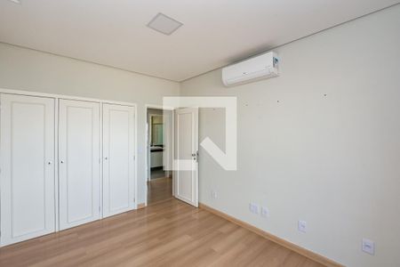 Apartamento à venda com 250m², 4 quartos e 2 vagas Apartamento à venda com 250m², 4 quartos e 2 vagasQuarto 3