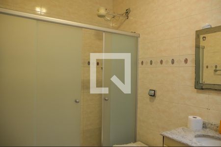 Casa à venda com 170m², 3 quartos e 2 vagasBanheiro