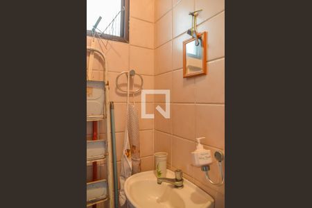 Casa à venda com 170m², 3 quartos e 2 vagasBanheiro de serviço