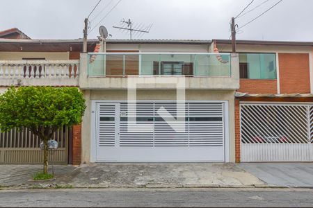 Casa à venda com 170m², 3 quartos e 2 vagasFachada