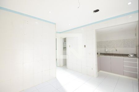 Apartamento à venda com 73m², 2 quartos e sem vagaCozinha