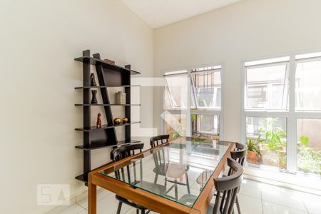 Studio à venda com 33m², 1 quarto e sem vaga Studio à venda com 33m², 1 quarto e sem vagaSala de Reunião