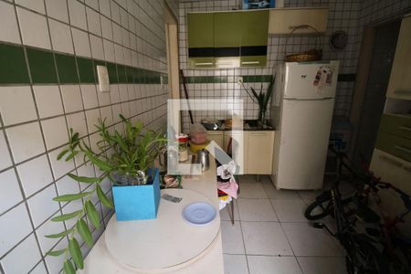 Casa à venda com 300m², 5 quartos e 3 vagas Casa à venda com 300m², 5 quartos e 3 vagasCasa 2