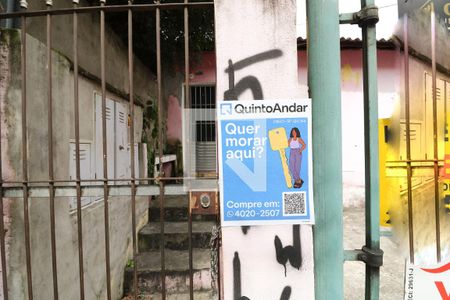 Casa à venda com 300m², 5 quartos e 3 vagas Casa à venda com 300m², 5 quartos e 3 vagasFachada