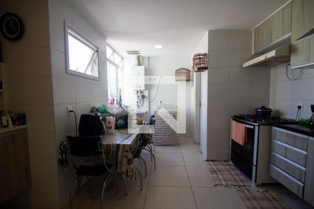 Apartamento à venda com 210m², 3 quartos e 2 vagasCozinha e Área de Serviço