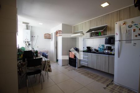 Apartamento à venda com 210m², 3 quartos e 2 vagasCozinha e Área de Serviço